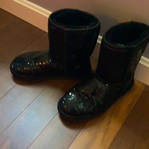 Ugh sequence boots size 5